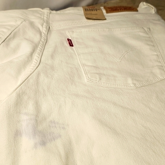 NWT Levi's Womens Classic Bermuda Shorts Mid Rise 5-pocket White Denim 14 - Picture 6 of 6
